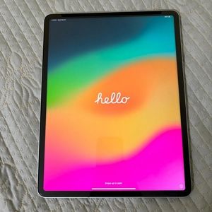 Apple iPad Pro 12.9-inch 6th Generation (2022) 256GB Wi-Fi - Silver